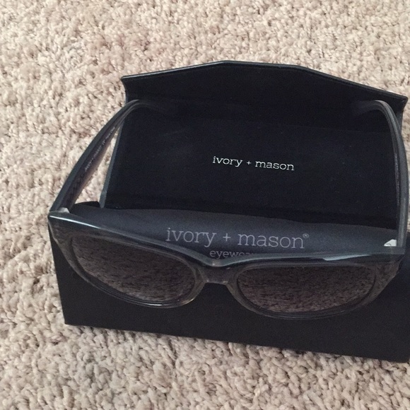 Ivory+Mason Women'sSunglasses - Picture 4 of 4
